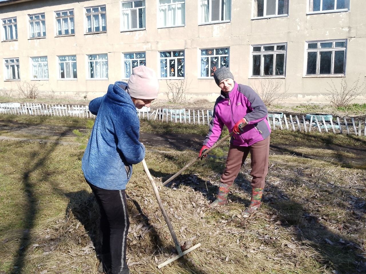 В школе прошли весенние субботники!.